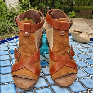 Dansko Tan leather block heel Sandal, size 39